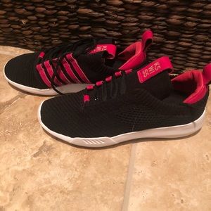 Brand new super cute adidas tennis shoes!